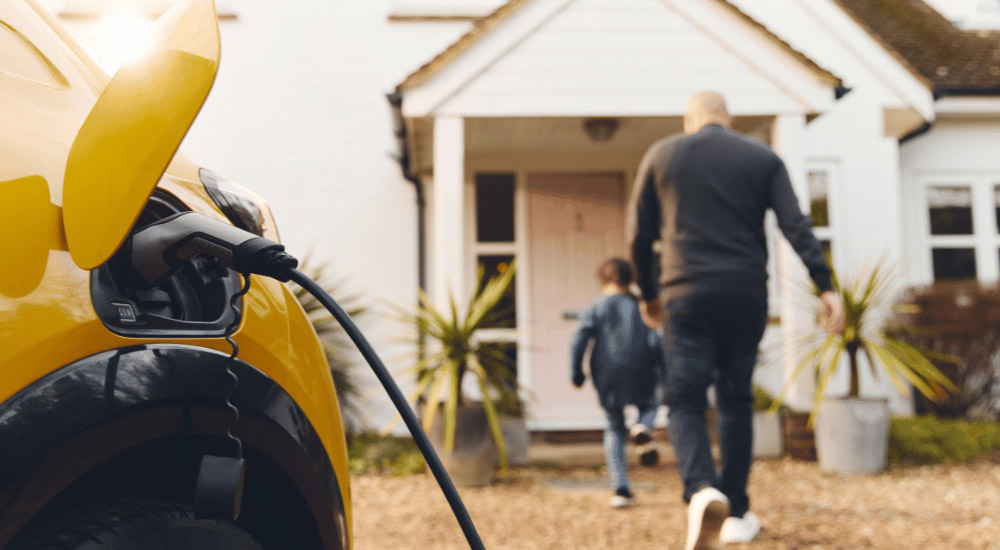 Lợi ích của ô tô điện khi sạc ngay tại nhà