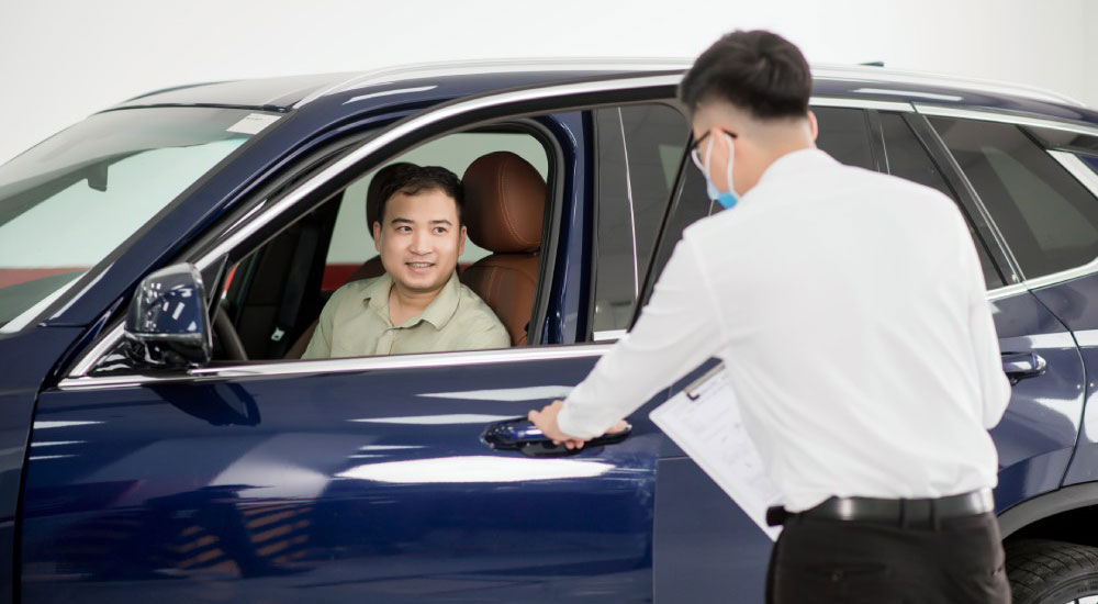 ai là người chịu chi phí thay pin xe điện vinfast